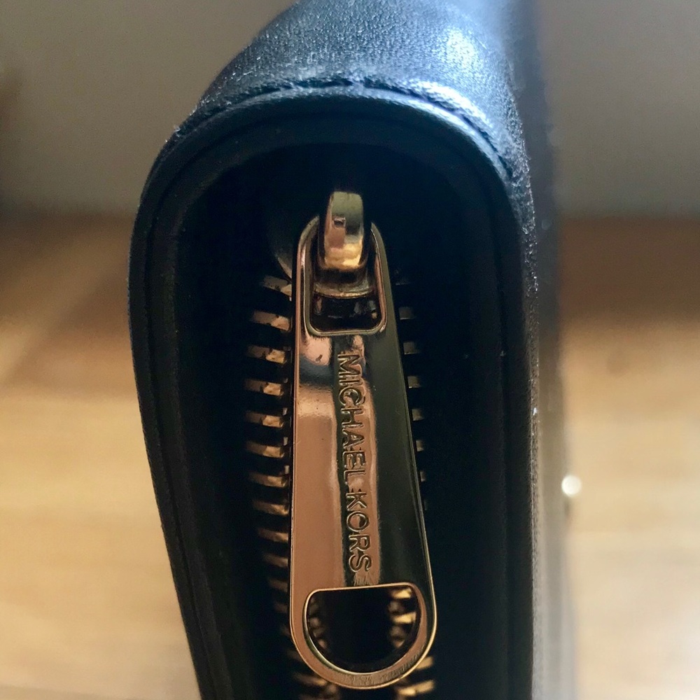 Michael Kors Wallet/Clutch Black Leather - Picture 4 of 4